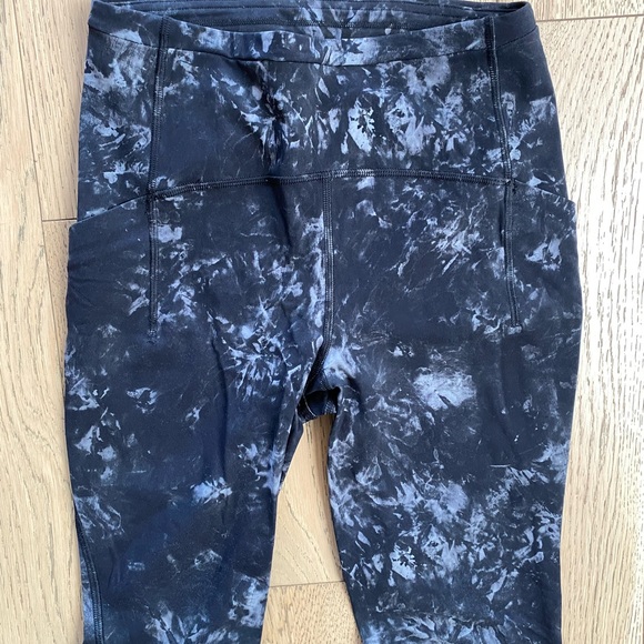 Lululemon Fast & Free size 4 - Picture 3 of 5